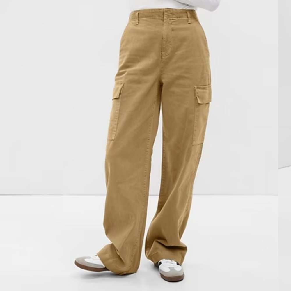 Gap Loose Khaki Cargo Pants with Washwell